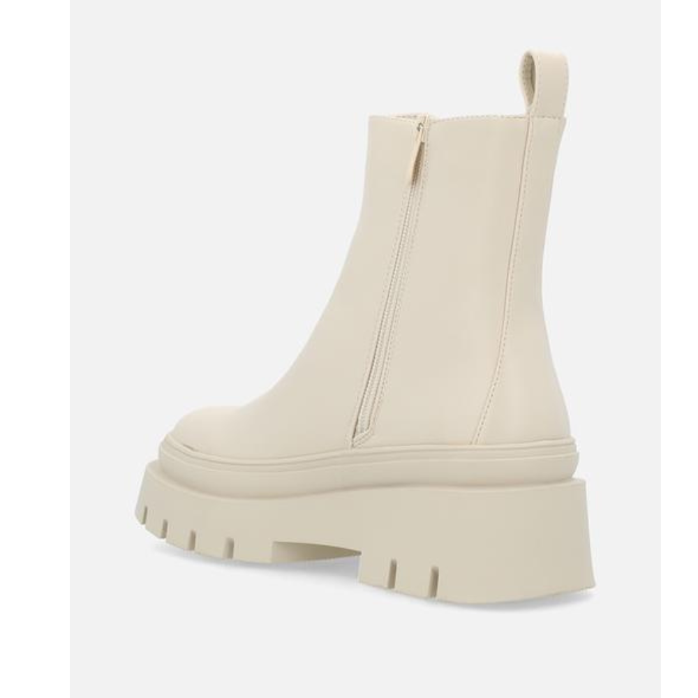 Sissy Boy Chelsea chunky boot in cream color, perfect for casual outfits